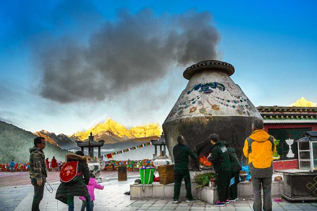 仰望雷克萨斯,卡瓦格博是什么神