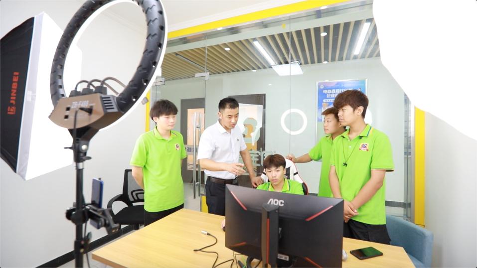 安徽新华电脑专修学校可以中考吗,职业学校中考改革