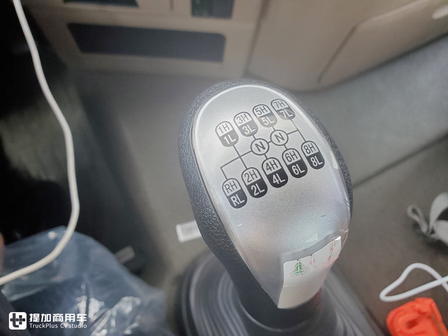 豪沃tx7最新版燃气车好吗,重汽豪沃tx7原车屏安装倒车影像