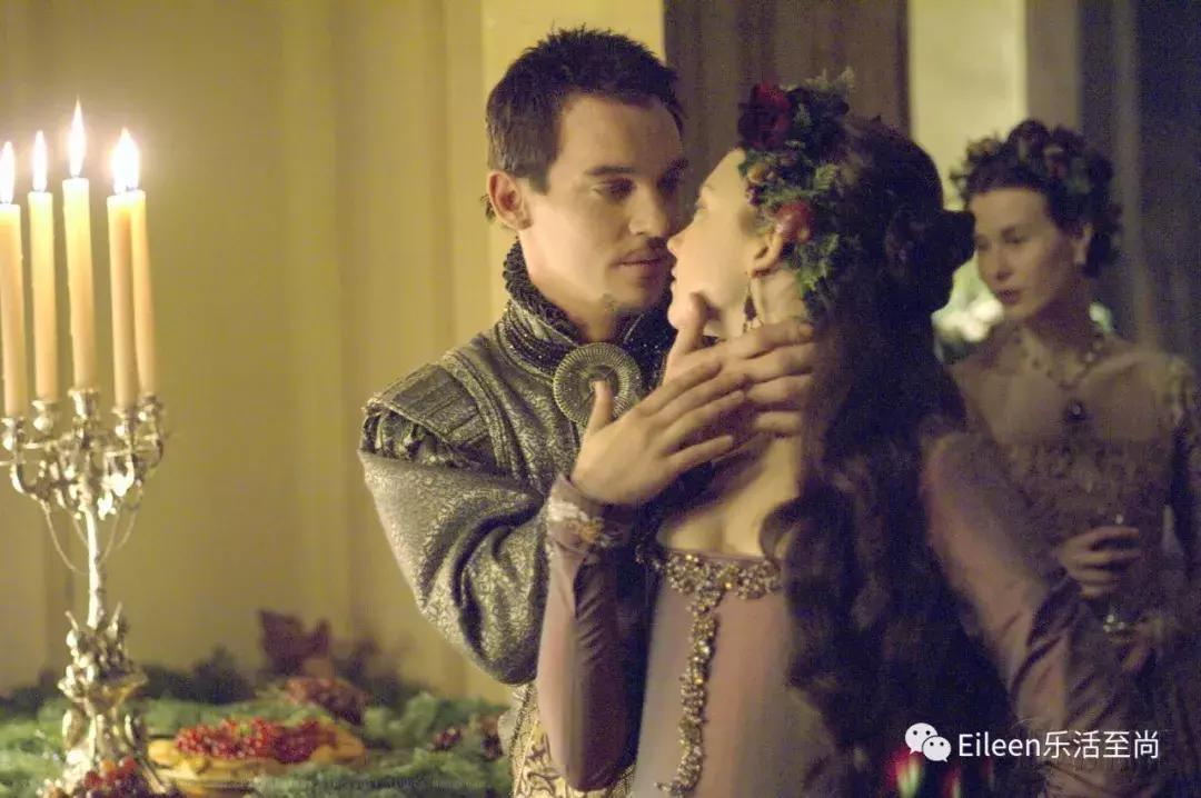 侍女上位、姐妹同夫、一王废四后，英国王室狗血传奇荒诞如戏