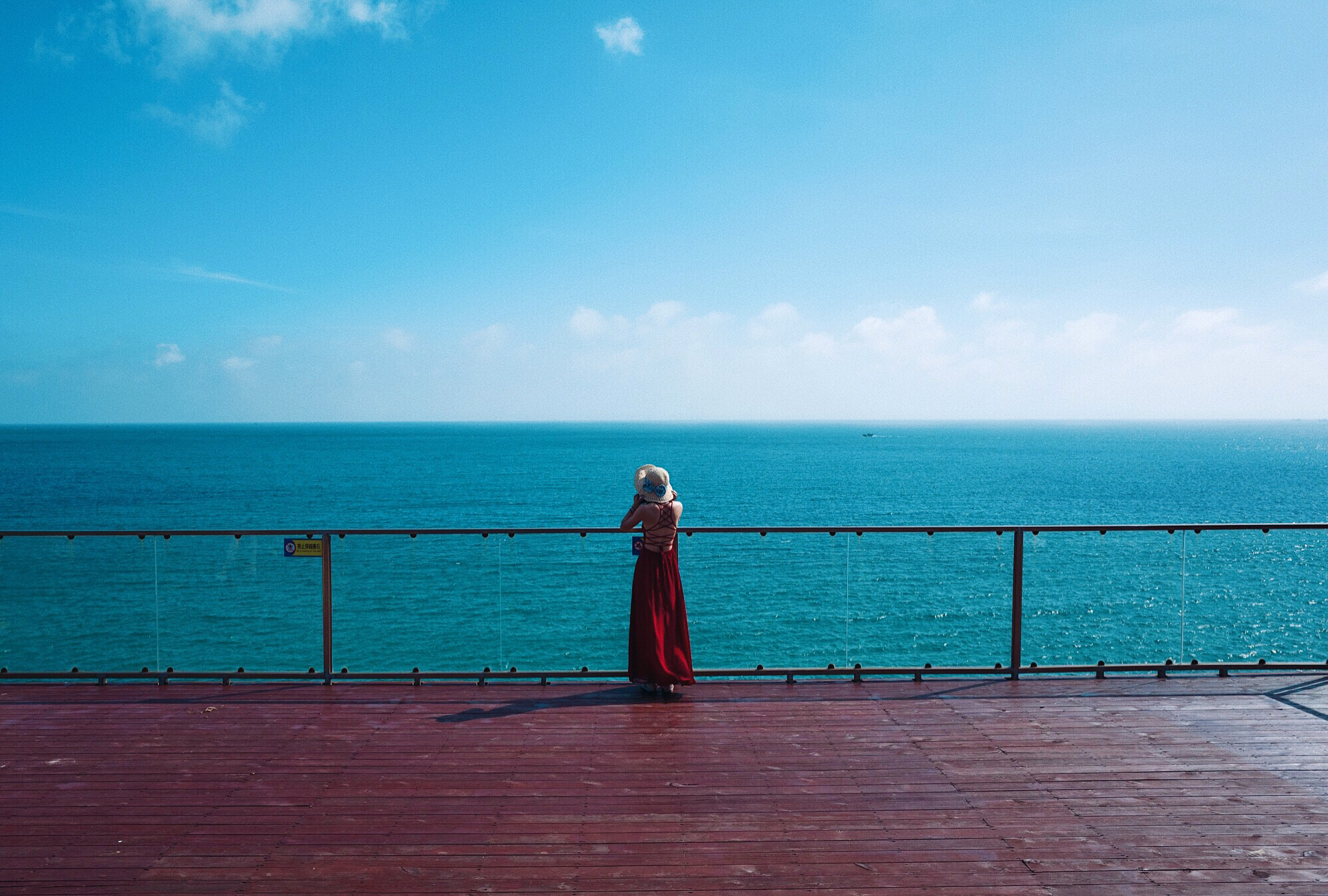 距离三亚60公里处有一个秘境，以“七彩沙滩”著称，知道的人不多