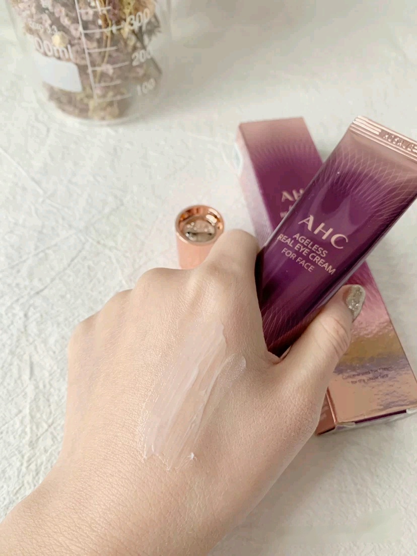 兰蔻眼霜菁纯眼霜适合什么年龄,兰蔻小黑瓶发光眼霜跟ahc眼霜测评