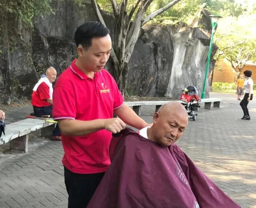 志愿服务我们齐参与,志愿服务我们一直在路上