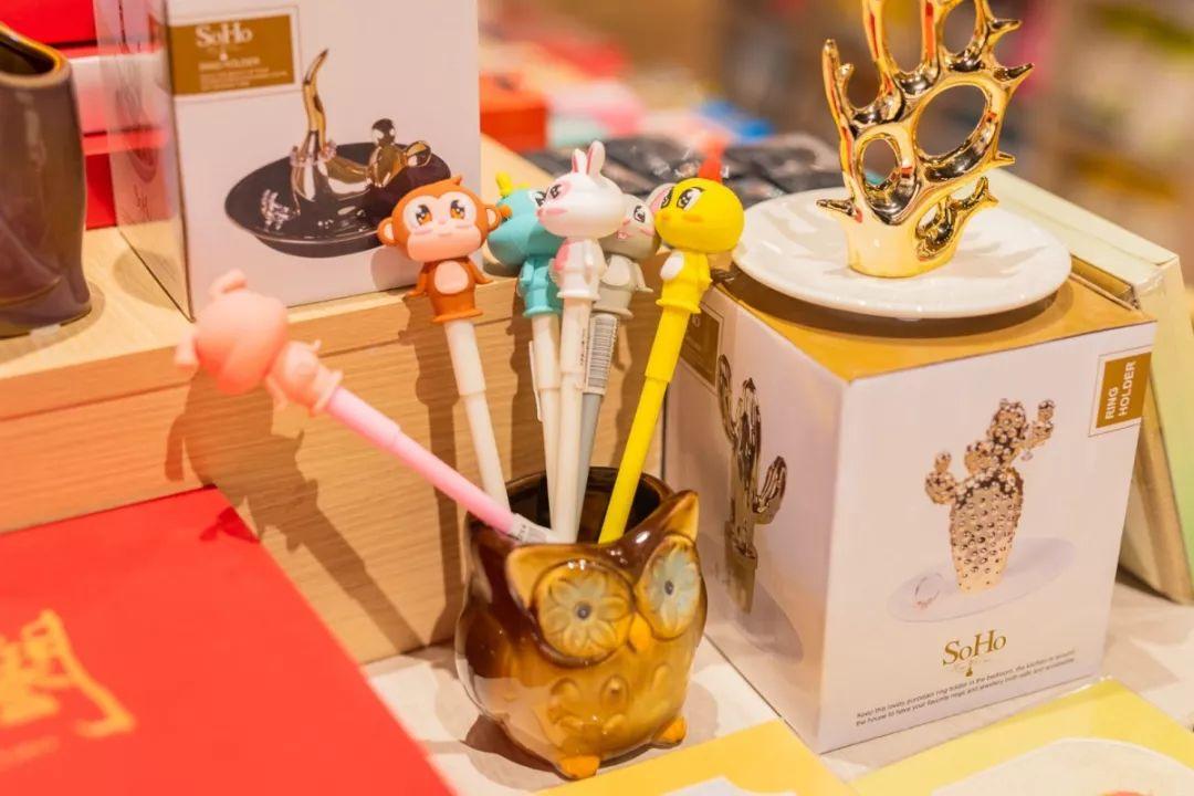 至强扫货攻略！佛山CBD潮玩新地标，女生月购物狂欢！