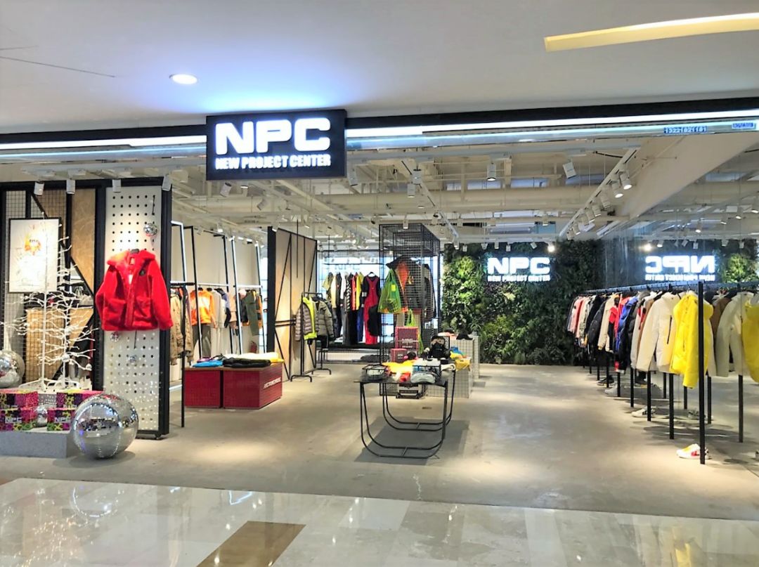 湖滨银泰in77每日客流量,杭州湖滨银泰in77销售额