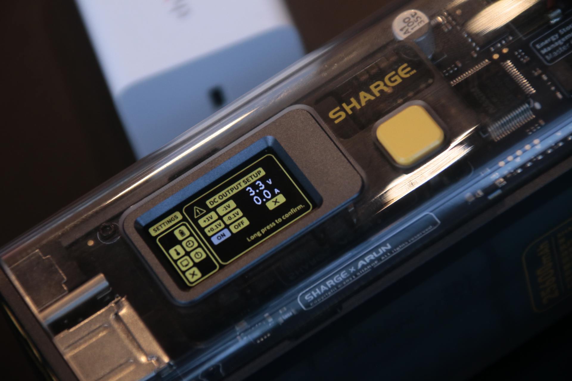 除了超高颜值,闪极卖千元的勇气是什么?一枝独秀