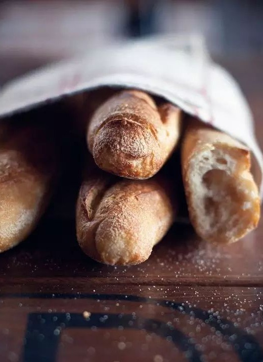 面包材料怎么搅拌得更均匀 (面包搅拌步骤注意事项)