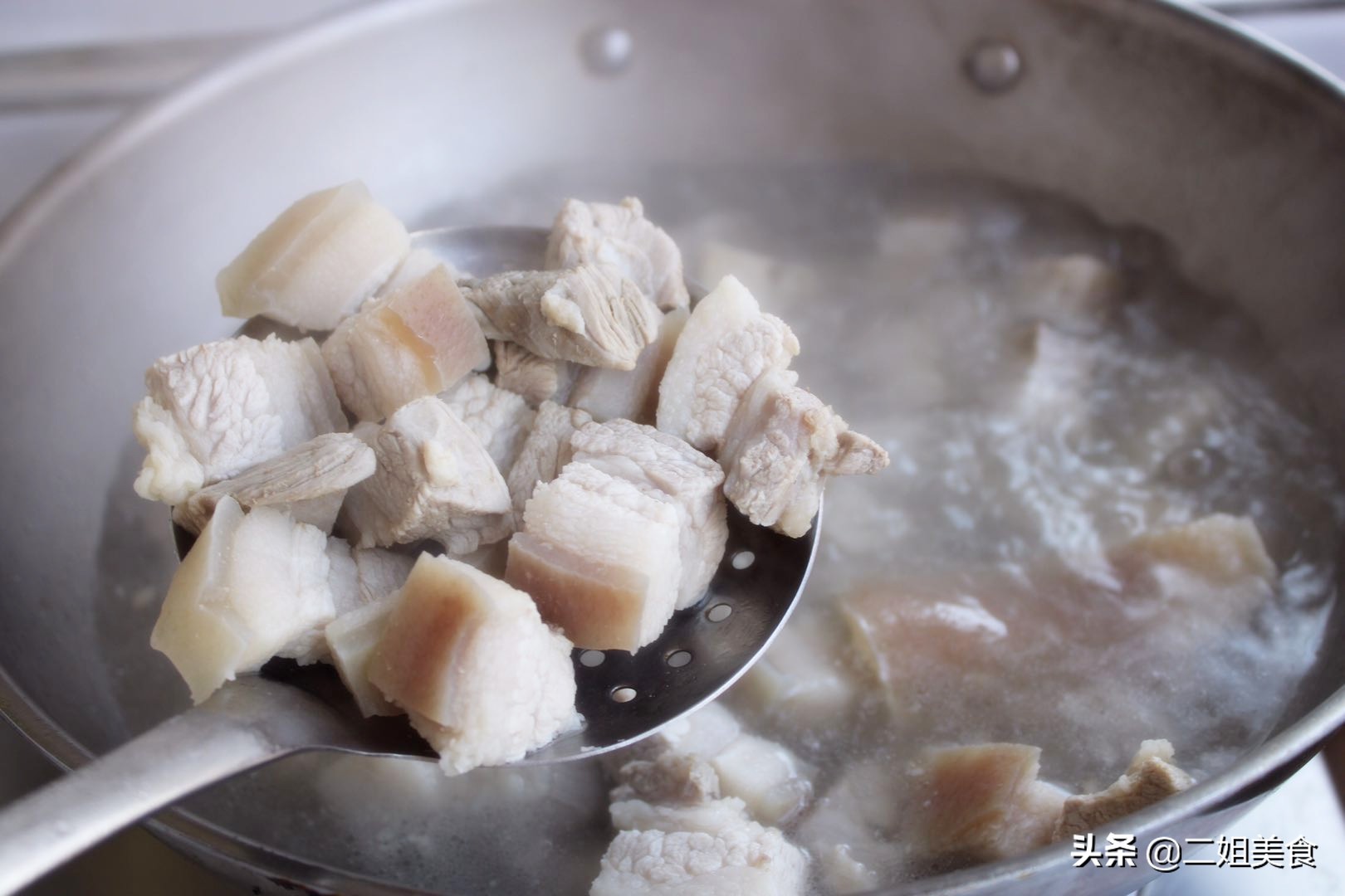 炖肉出的沫子是什么,炖肉炖出来的沫子是好的还是坏的