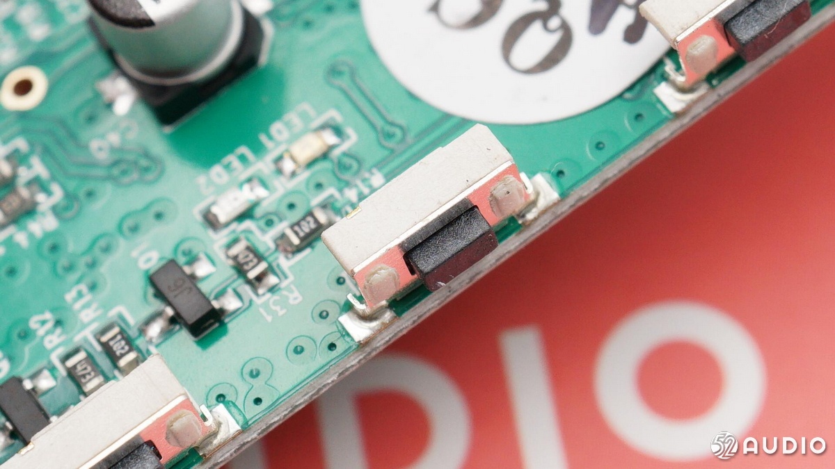 马歇尔EMBERTON蓝牙音箱拆解,便携ai蓝牙音箱拆解