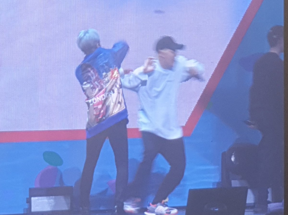 金珉锡寸头,朴灿烈金珉锡合照2017