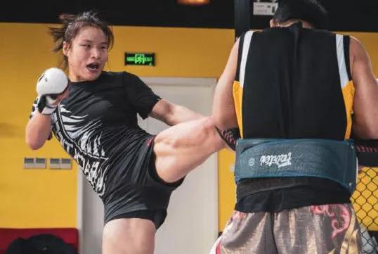 养废一个女孩最好方法,养废一个女儿能有多简单