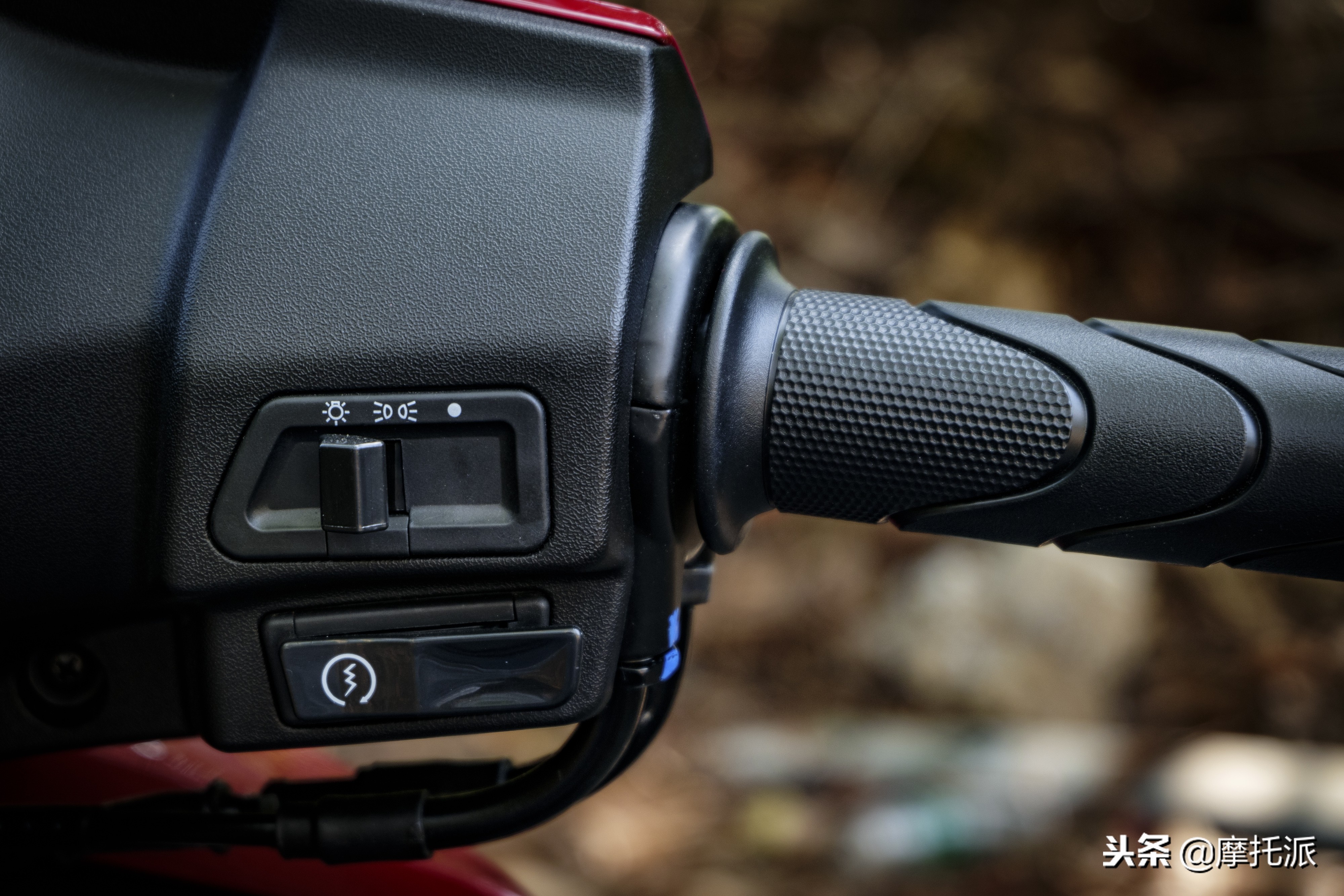 五羊本田新喜鲨125落地价,五羊本田喜鲨125摩托车落地多少钱