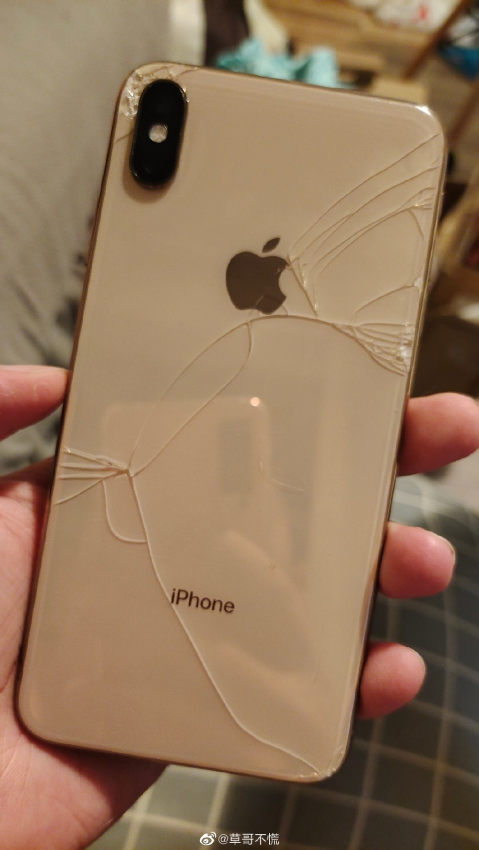 港版iphone能用国行版充电器吗,港版iphone可以参与以旧换新吗