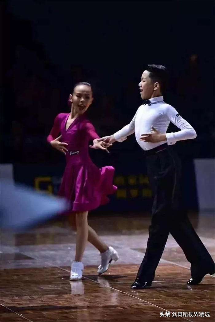 学拉丁舞的好处和坏处,拉丁舞对女孩有什么好处