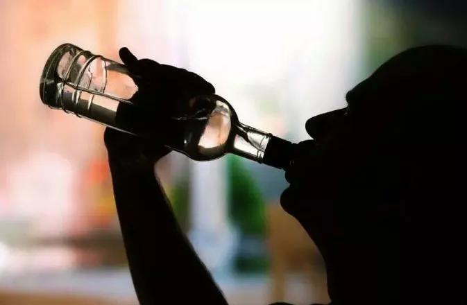 东城，东城，西城的酒友睡了