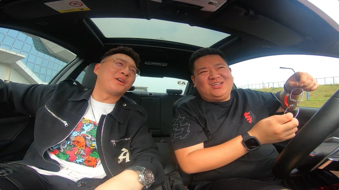 成为漂移大神3步就够,开局一辆车你能成为漂移大神吗