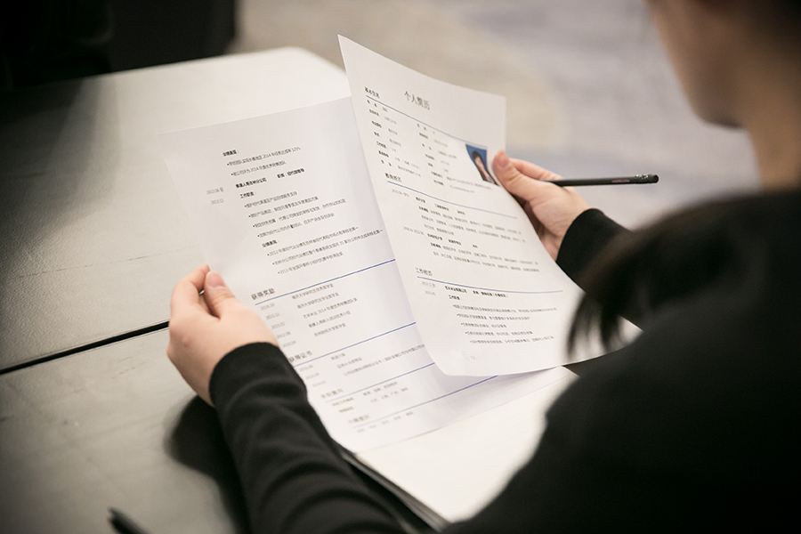 在面试中如何消除紧张,关于在面试中克服紧张的方法