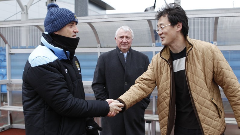 外国人评价孙继海和孙兴慜,亚洲之光韩国球星孙兴慜再创历史