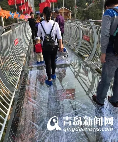 青岛水上玻璃桥,青岛西海岸网红桥