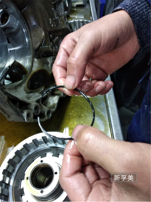 奥迪车变速箱打滑修复多少钱,奥迪a3变速箱坏了维修要多少钱