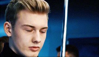 足坛西装暴徒,哈兰德西装暴徒