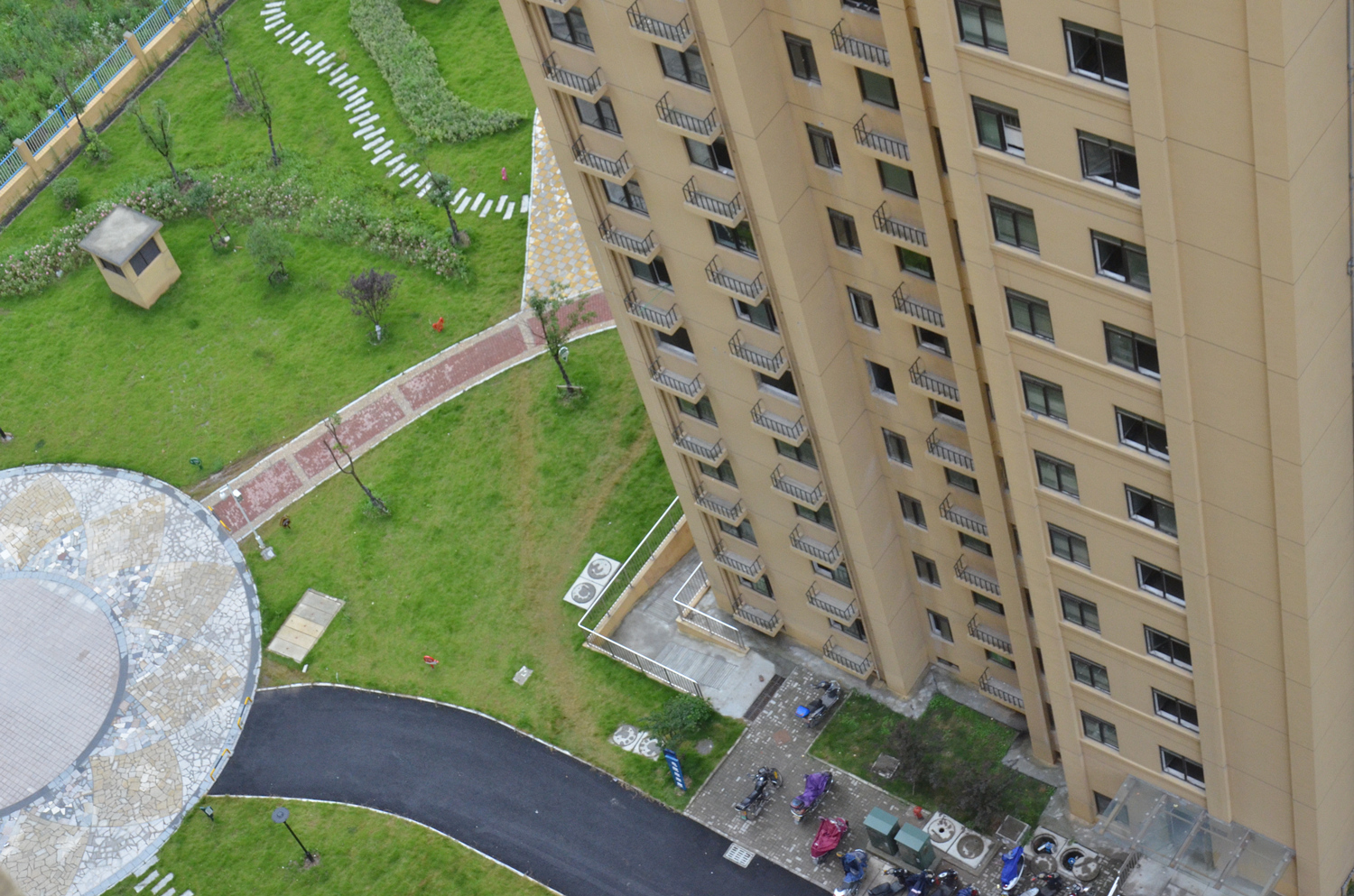 家庭洗澡用恒温热水器,家庭用热水器增压