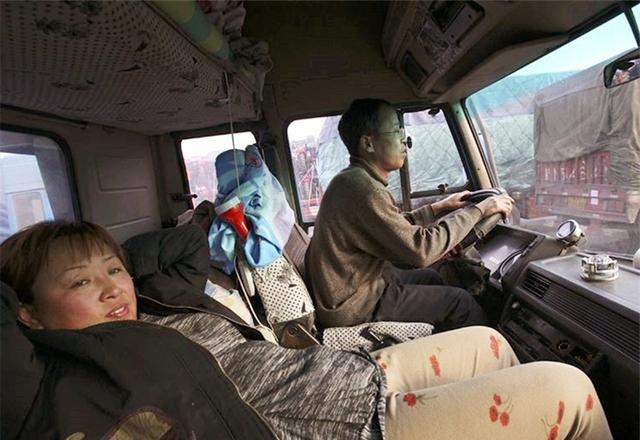 大货车夫妻司机真实生活,大货车夫妻俩