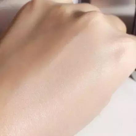 自带磨皮特效粉底液,自带磨皮效果的粉底液