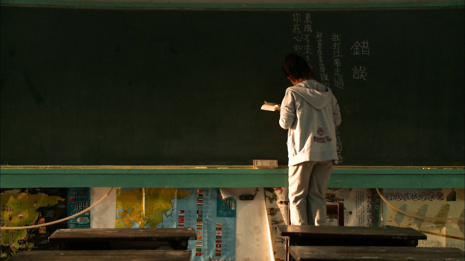 要当作家,就去读中文系?朱光潜:千万别,念中文系纯浪费时间