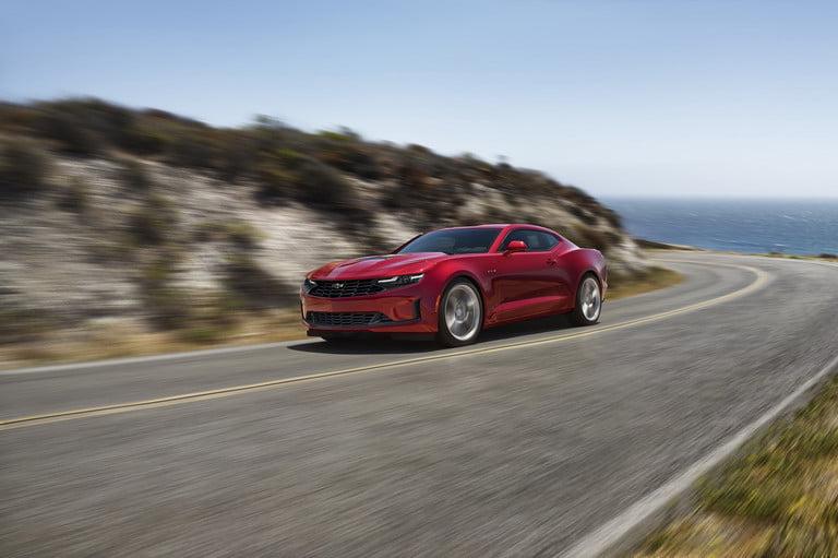 科迈罗2015款3.6lrs限量版和野马,科迈罗和野马争抢美系肌肉车