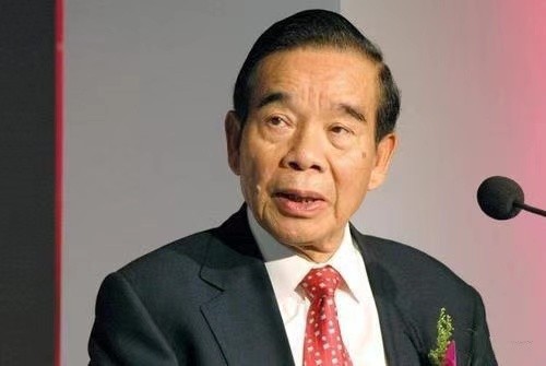 珠宝富豪发家史,珠宝大亨的创业史