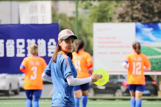 王莎莎西安花式足球,足球网红王莎莎