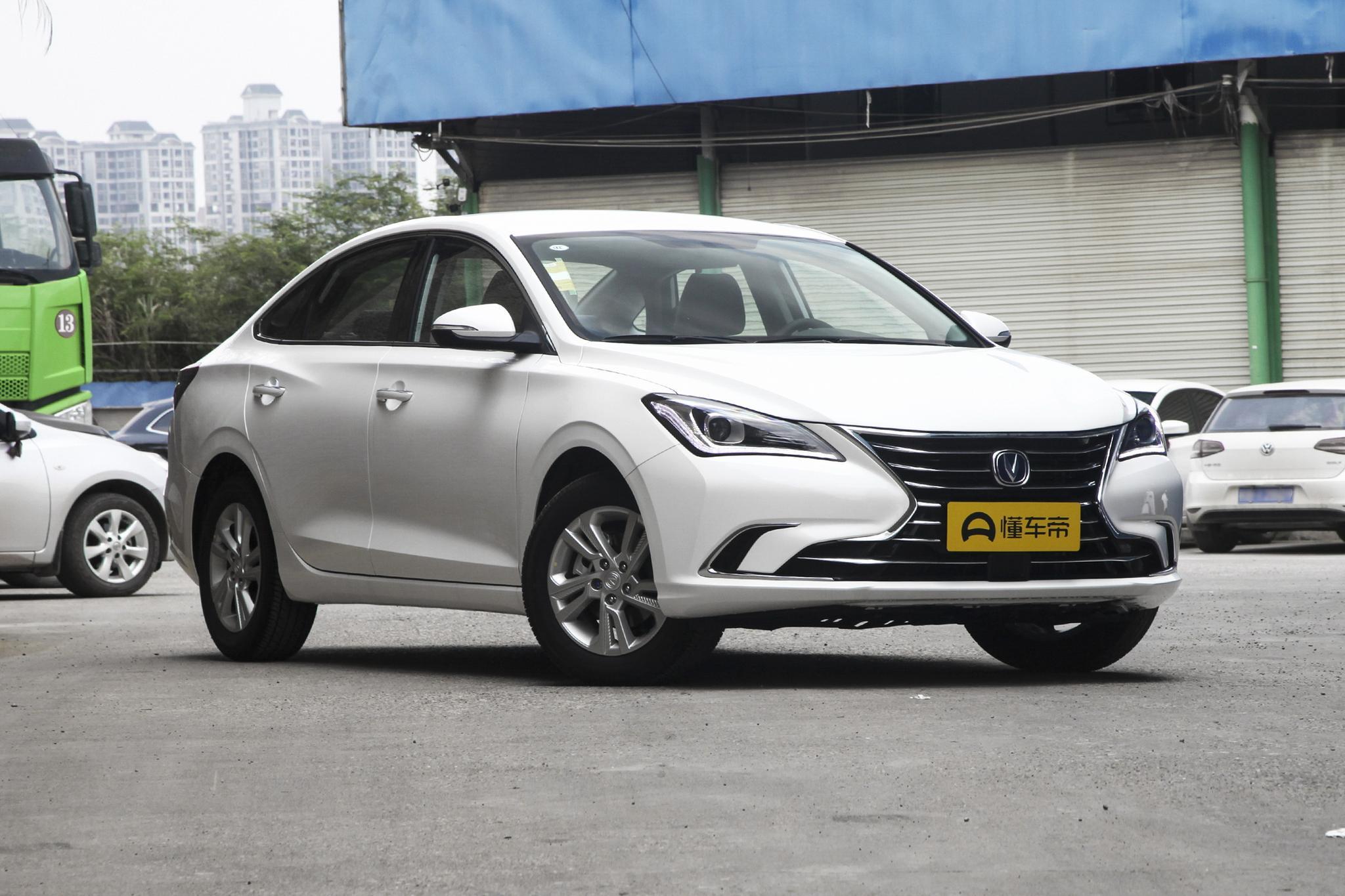 逸动plus行驶中挂入倒挡,逸动plus1.4t蓝鲸旗舰版发动机响声