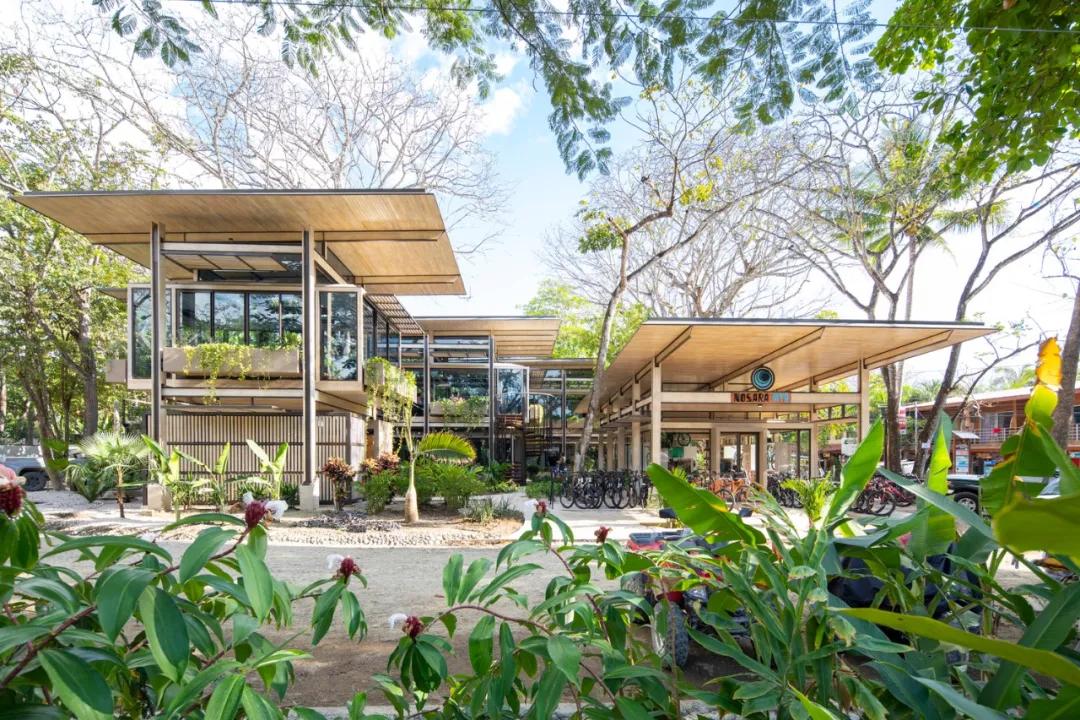 一个完全开放式的林中村落——哥斯达黎加体育中心