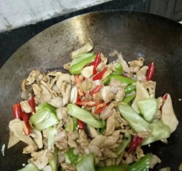 猪肉一炒就变柴怎么办,猪肉一炒就老怎么回事