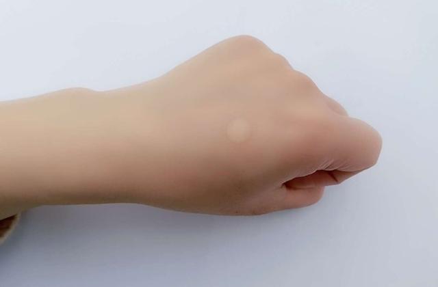 诺伊维尔多肽玻尿酸精华液测评,米蓓尔玻尿酸多效保湿精华液测评