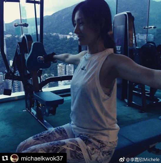 港姐关之琳李嘉欣周海媚,李嘉欣与周海媚哪个更胜一筹