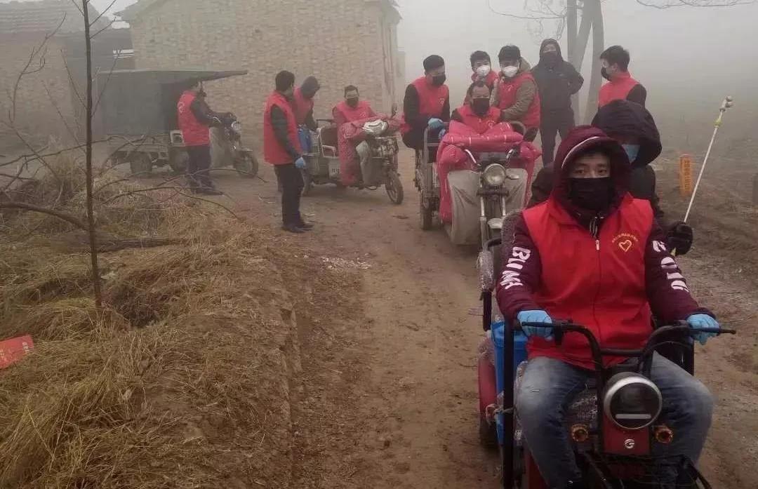 防控疫情爱心捐款新闻报道,致敬抗疫一线志愿者们