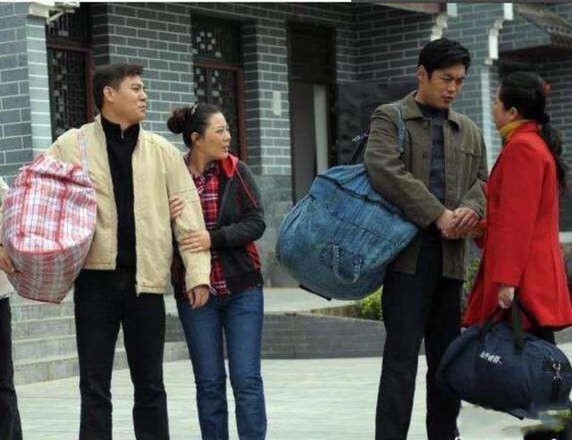 农民工过年回家老板拖欠工资?三种方法帮你处理,一个人都跑不了