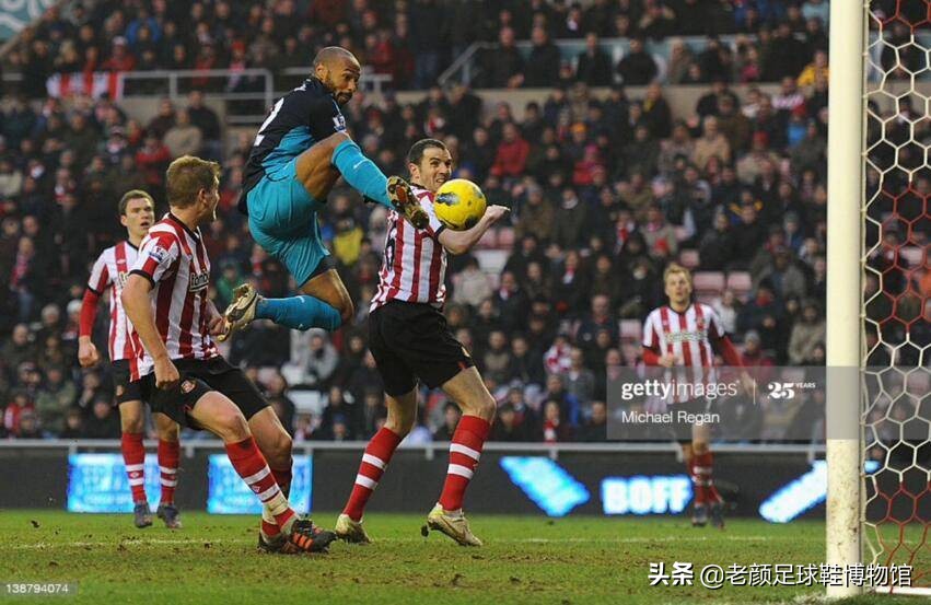 枪王加盟巴萨如愿获得欧冠，生涯唯一污点用手将法国队拍进世界杯