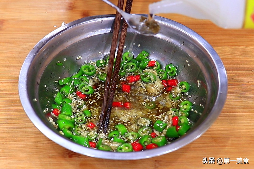 铁锅焯水藕片怎么不发黑,怎么焯水藕片又脆又不发黑