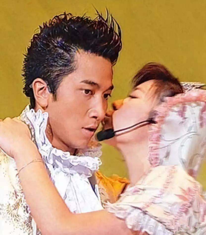 鑲ュ涓寸粓鎵樺,鑲ュ寮ョ暀涔嬮檯