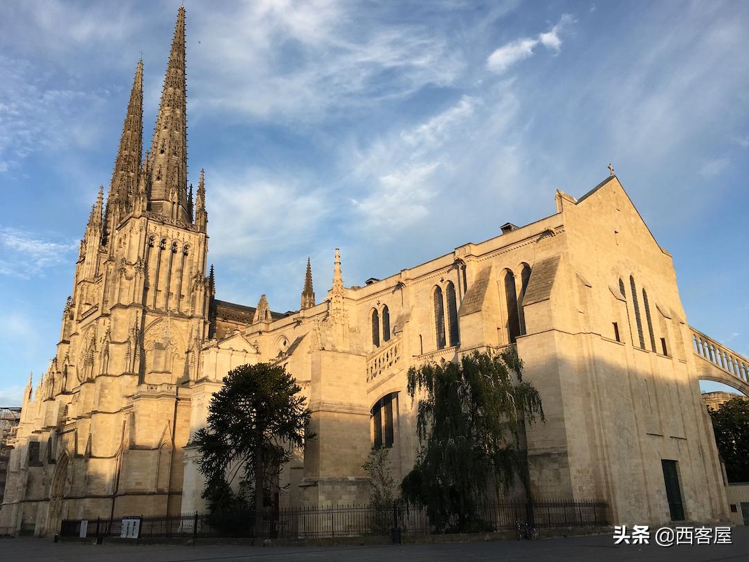 波尔多旅游详细攻略,法国巴黎一天攻略