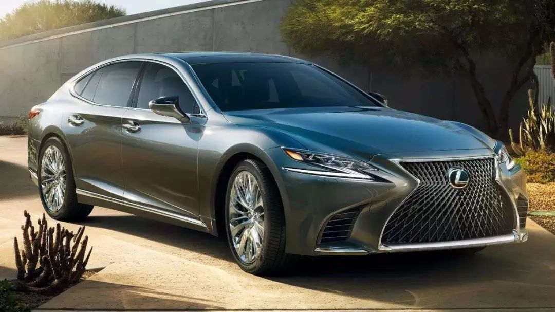 月薪3千买什么车养得起,月薪2-3万开什么车