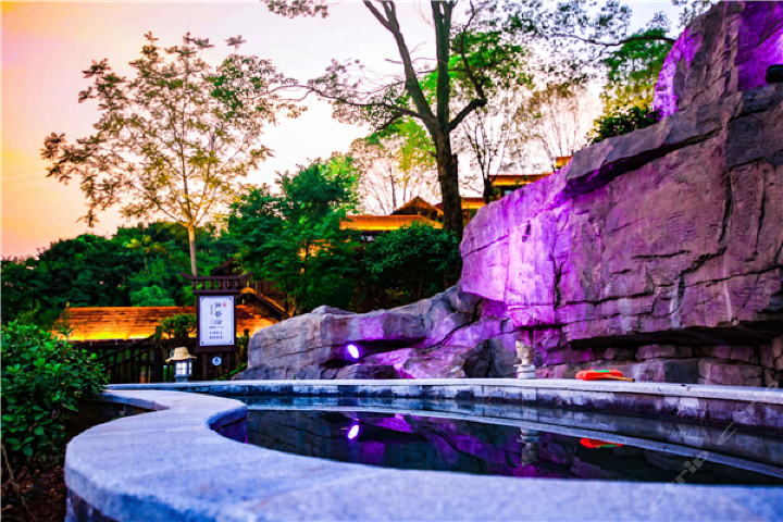 张家界江垭温泉旅游价格,张家界江垭温泉