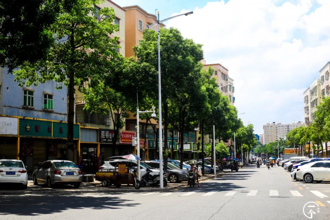 深圳“厂妹”村：租客月入4000，房租500