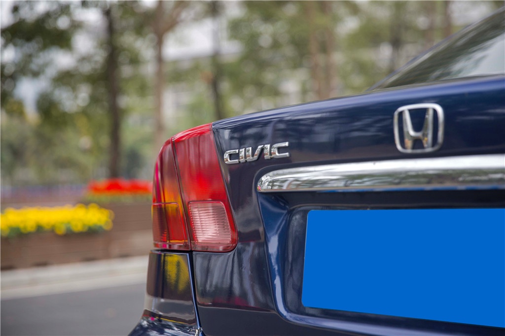 这台思域当年售价比雅阁还贵，如今车友为情怀将其收入囊中