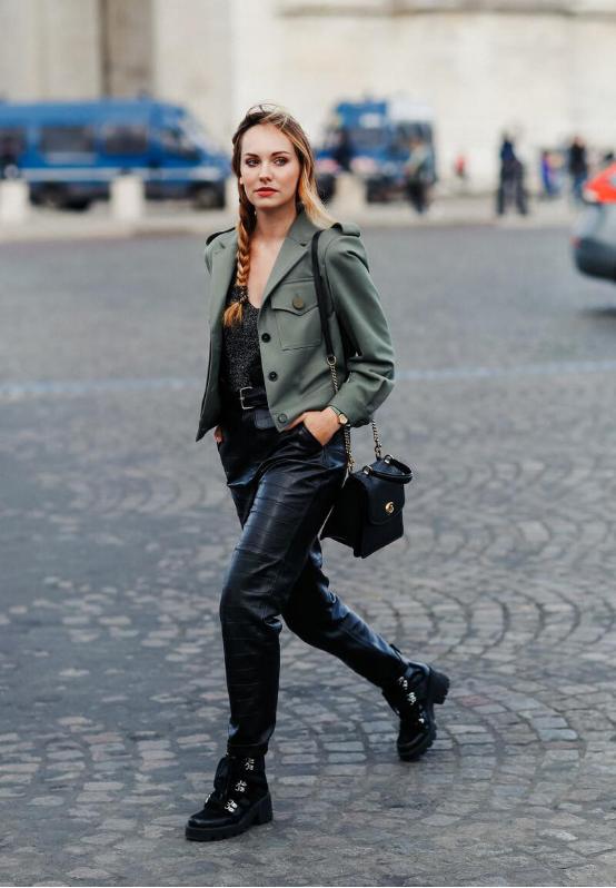 皮裤上窄下宽加长,皮裤时髦穿法