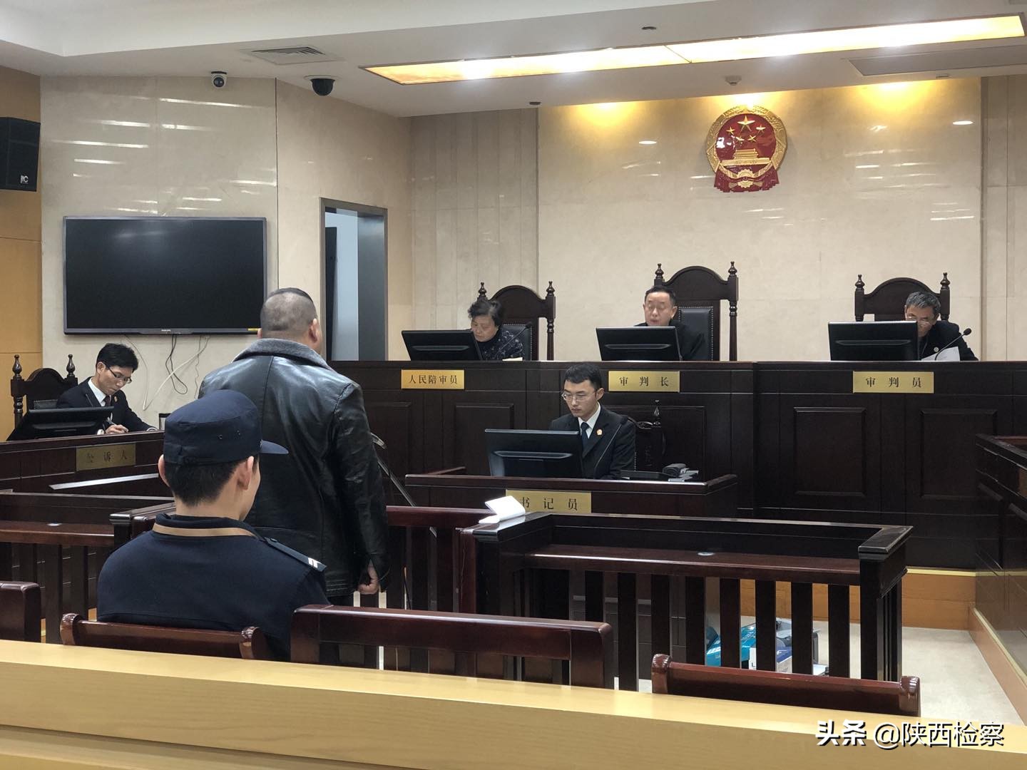 喝茶费冷饮费…小水表牵出自来水厂腐败窝串案