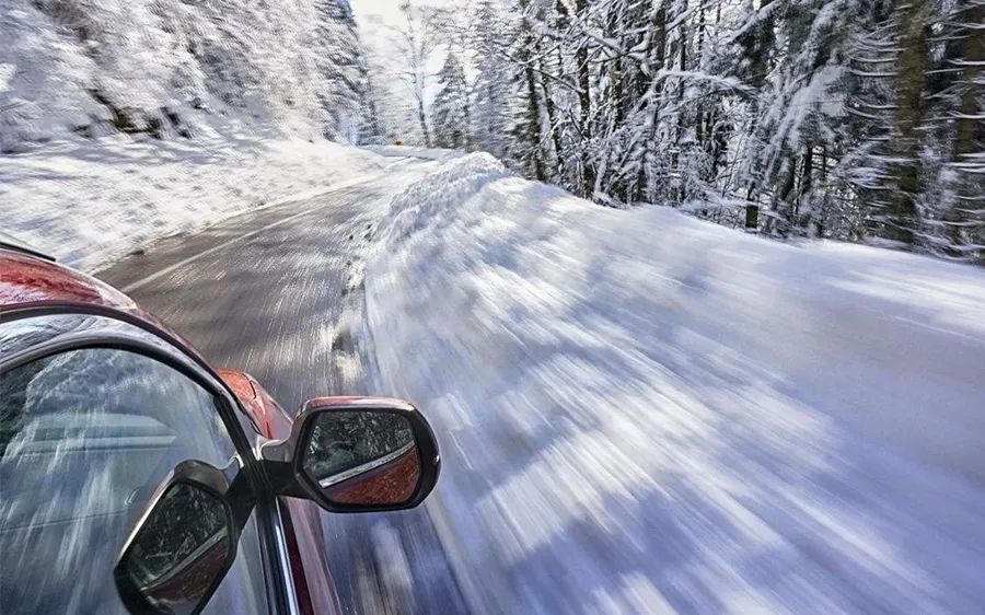 汽车天窗是鸡肋还是实用,为什么都说天窗没用